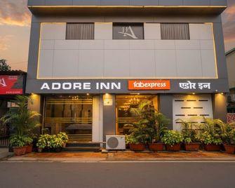 Fabhotel Adore Inn - Bombay - Edificio