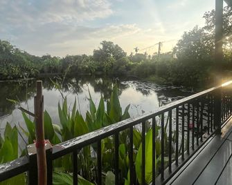 บ้านภูริตา - คลองเขื่อน - ระเบียง