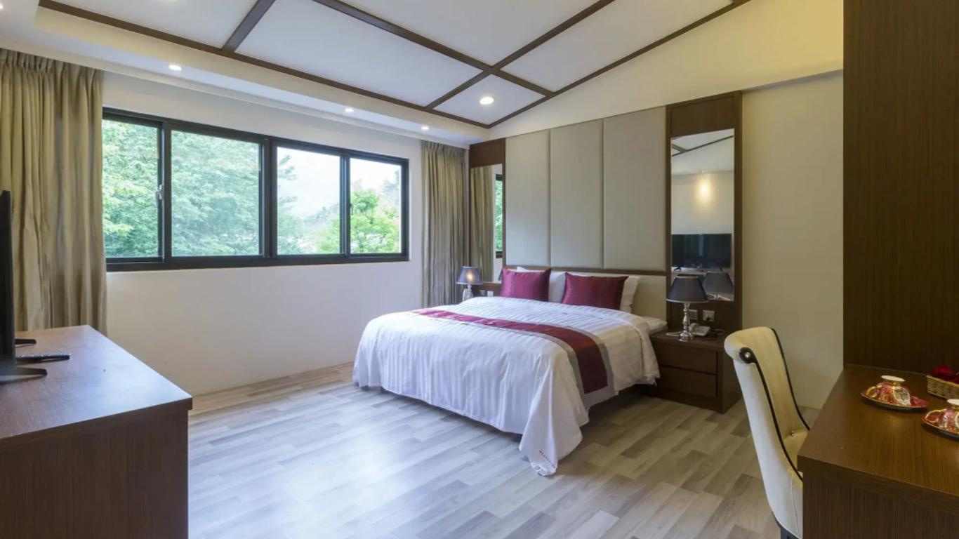 خوامان هوت فيلا