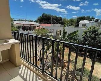 Lovely Tropical 2-Bedroom Apartment w/parking - San Ignacio de Sabaneta - Balcón