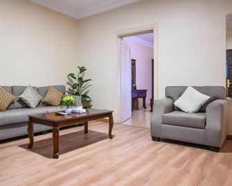 Celine Furnished Apartments - Jeddah - Living room