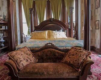 Upjohn - Kalamazoo - Bedroom