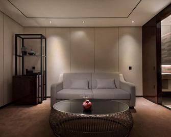 Paco Hotel Guangzhou Zoo Metro Branch - Guangzhou - Living room
