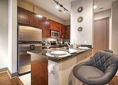 Modern Condo in the Heart of Calgary - Calgary - Keuken