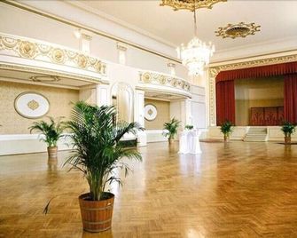 هوتل ساكس إمبيريال - درسدين - ردهة