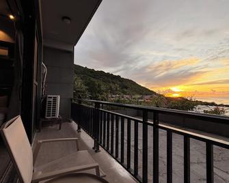 Saipan Skyline Designers Hotel - Garapan - Balcón