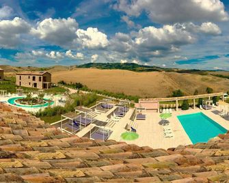 Tuscany Forever Premium Apartments - Volterra - Pool