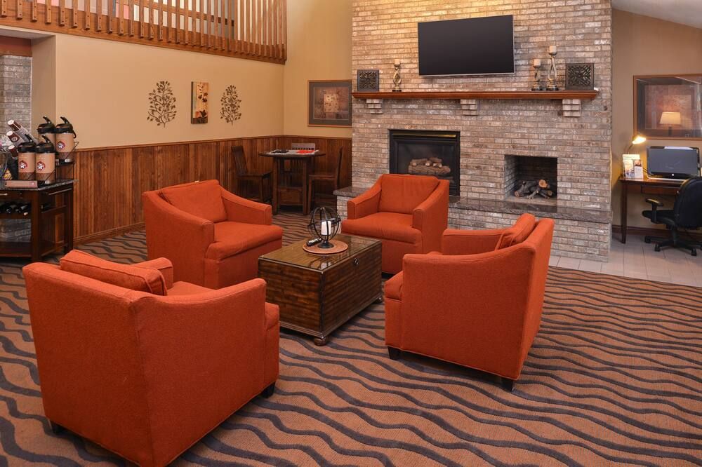 Lounge view of Americinn By Wyndham St. Cloud Mn I-94