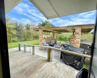 Space in the heart of Ahipara sleeps - Ahipara - Balcón