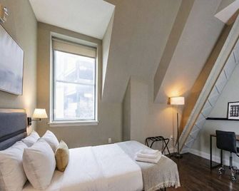 Downtown Luxury 2br Penthouse Loft - Sleeps 8-9 - Milwaukee