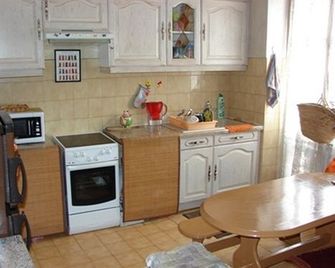 Chez Brigitte Guesthouse - Nice - Kitchen