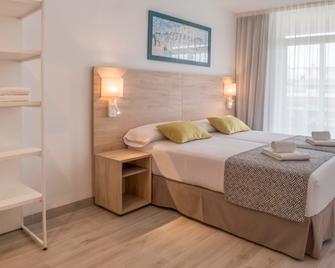 Aparthotel Cye Holiday Centre - Salou - Schlafzimmer