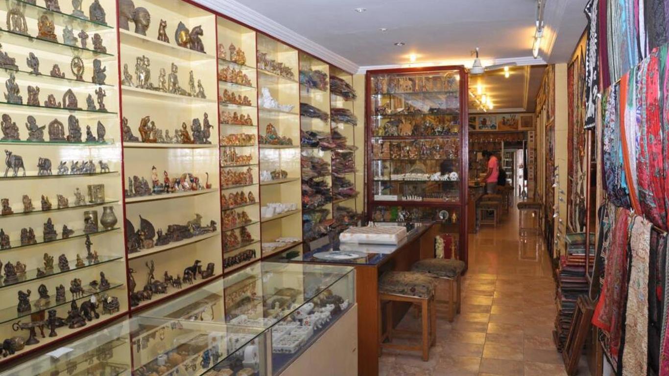 Hotel Gangaur Palace