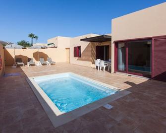 Anahi Home Corralejo - Villa Cardon 12 - La Oliva - Pool