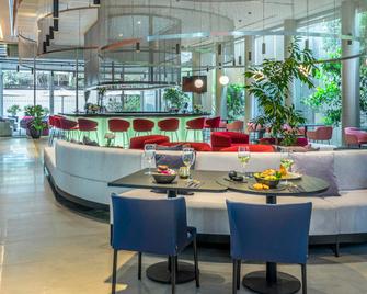 نوفوتيل سانتياجو لاس كونديس - سانتياغو - مطعم