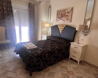 Hostal Flor de lis -Lojo - Conil de la Frontera - Habitación