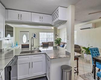 Cozy Key West Beach Cottage Walk to Beaches! - Key West
