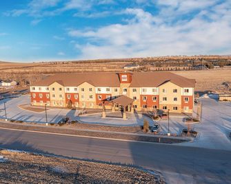 Inn at Hunters Run - Watford City - Gebouw