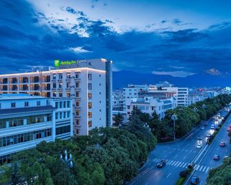 Holiday Inn Express Lijiang Ancient Town By IHG - ליז'יאנג - בניין