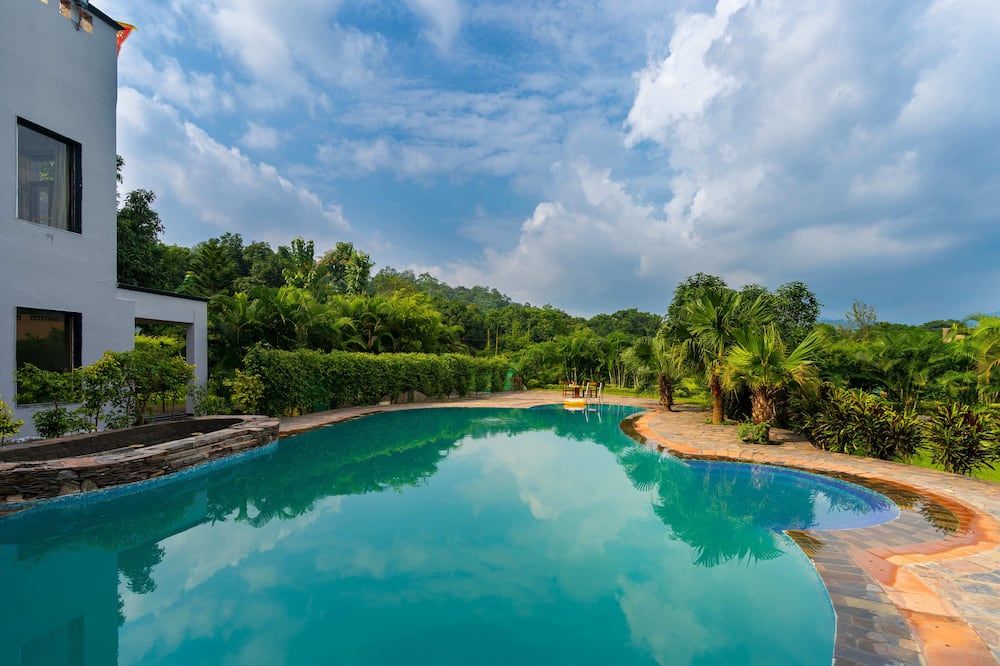 Corbett Wild Resort - A River Access Property - Garjia - Pool