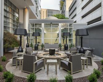 Courtyard by Marriott Atlanta Buckhead - אטלנטה - פטיו