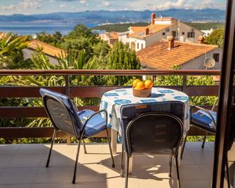 Apartments Filosevic by El-Pi Tours - Njivice - Balkon