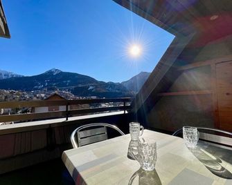 Beautiful studio with magnificent view - Briançon - Balcony