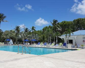 Special rates for Summer@ Affordable Ocean Pointe Suites of Key Largo! - Tavernier - Piscine