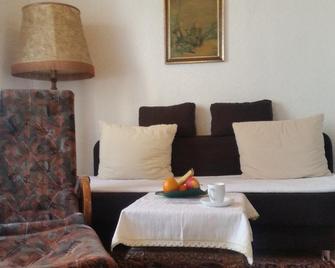 Hotel Zur Klause - Saarbruecken - Living room