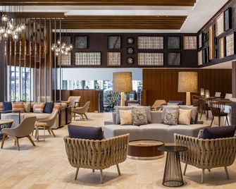 Hilton Garden Inn Waikiki Beach, Honolulu - הונולולו - טרקלין