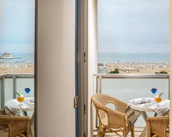 Hotel Karinzia - Caorle - Balkon