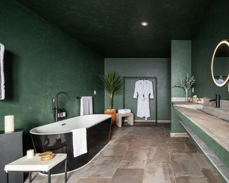 Colorful & Lively Centro Gem 5br, Rooftop Patio - San Miguel de Allende - Baño