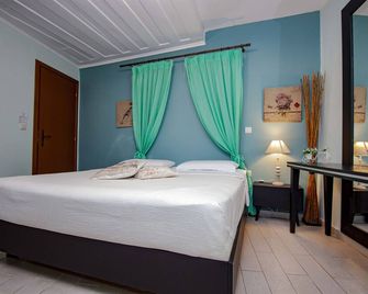 Elia Portou Rooms - La Canea - Camera da letto