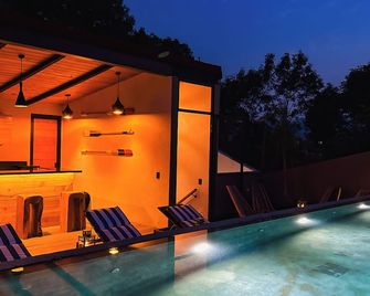 Cielo Nómada - Valle de Bravo - Piscina