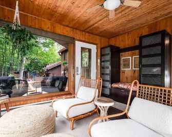 Xanadu - Zen waterfront retreat on Upper Rideau - Westport