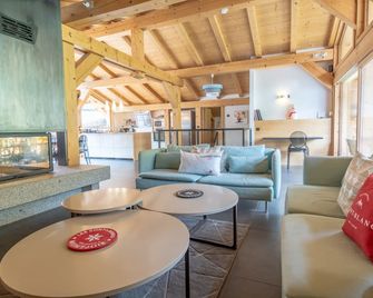 Chalet 400 m2 - 8 bedrooms, at the foot of the slopes and lifts - up to 25 people - Les Contamines-Montjoie - Salon