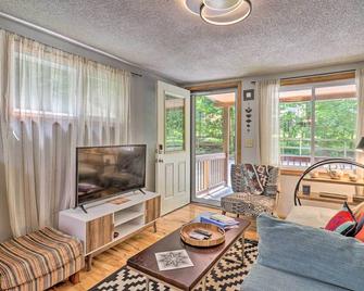 Vintage Creekside Cottage with Hot Tub and Grill! - Maggie Valley - Living room