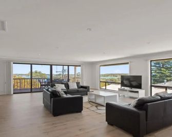 Bimbadeen - Coffin Bay - Living room