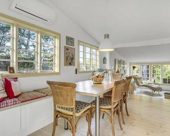 Nice Home In Tisvildeleje With Kitchen - Tisvildeleje - Dining room