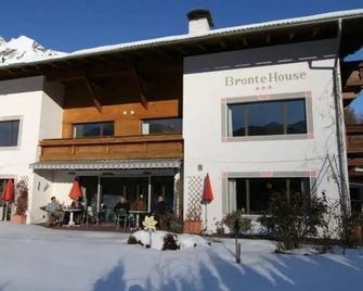 Bronte Haus - Virgen - Building