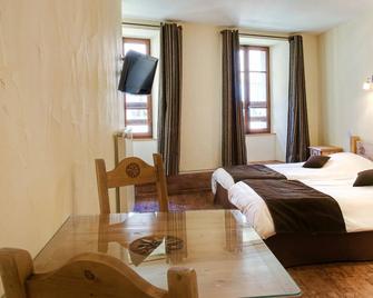 Hotel Du Commerce - Thônes - Slaapkamer