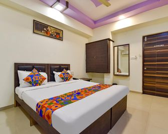 Fabhotel Crystal Inn II - Paldi Char Rasta - Ahmedabad - Bedroom
