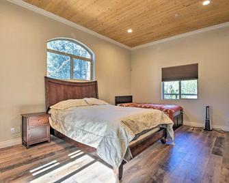 Cozy Pine Mountain Club Cabin with Large Deck - Pine Mountain Club - Bedroom