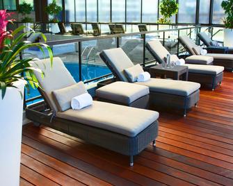 DoubleTree by Hilton Montreal - Montreal - Piscina