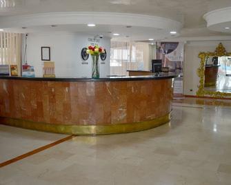 Ribera Del Rio Av 2da Norte - Cali - Front desk