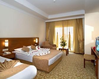 Hedef Resort Hotel & Spa - Alanya - Bedroom
