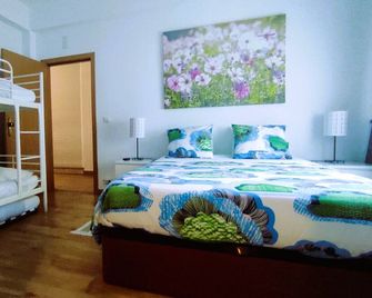 Visit Bioucas I - Entire Family Home & Friends - Abrantes - Chambre
