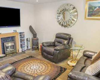 2 Primitive Mews - Buxton - Living room