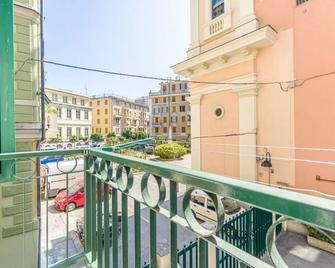 Comfy Apartment x4 - w/ Balcony - Genua - Balkon