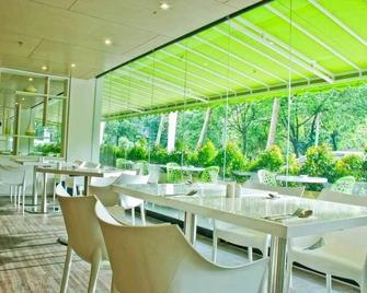 Zen Premium Pancoran Pomelotel - Yakarta - Restaurante